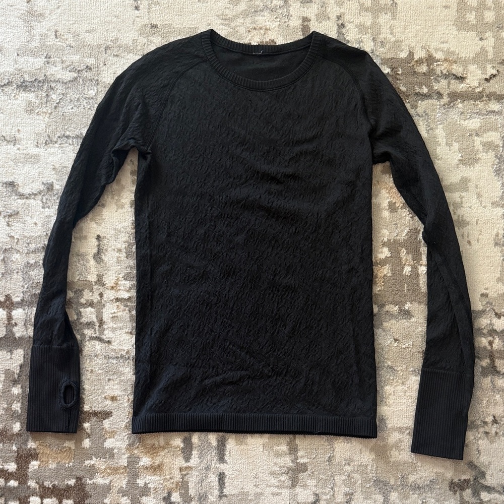 Women’s Black Lululemon Long-sleeve